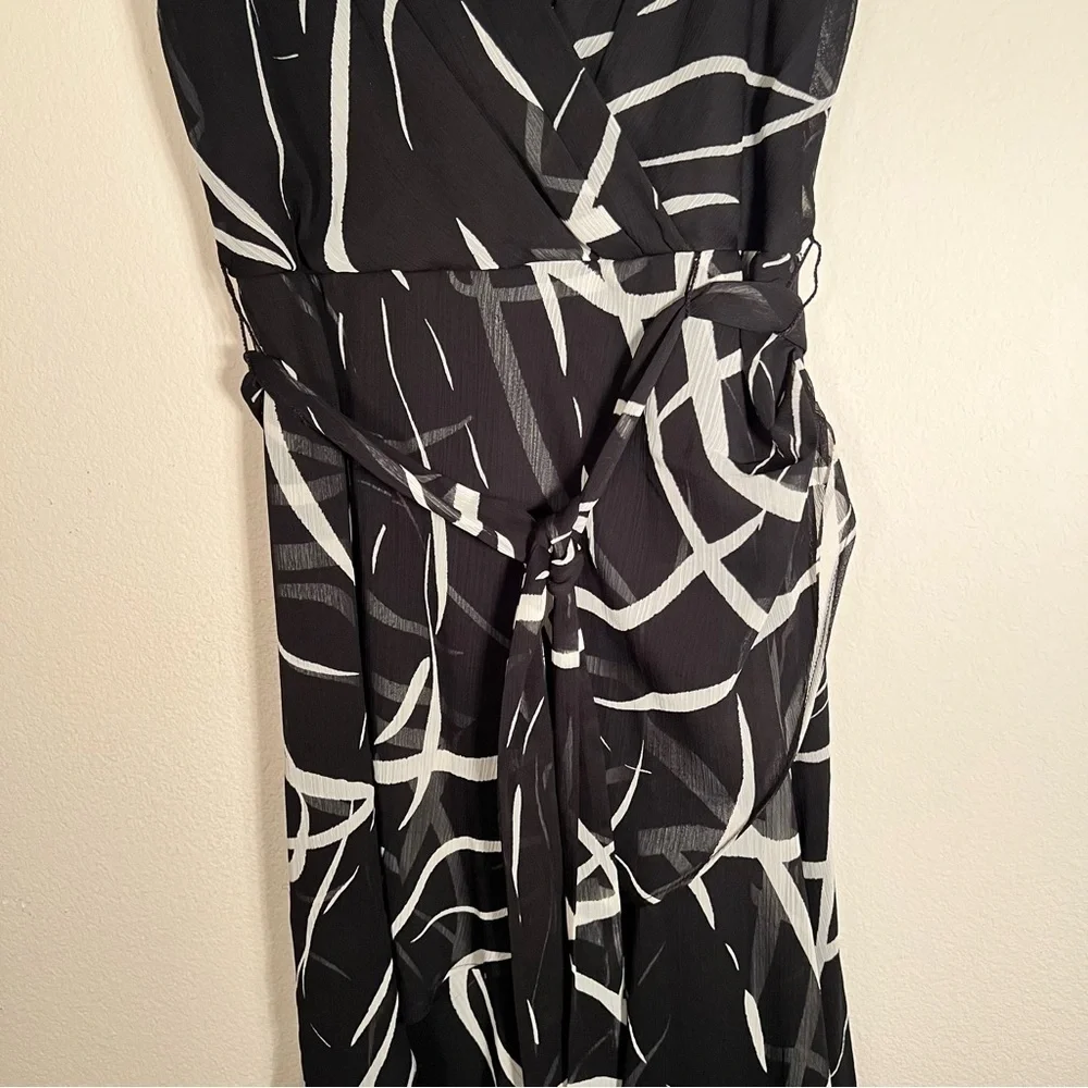DKNY Black and White Asymmetrical Sheath Dress Size 6 - Picture 6 of 8